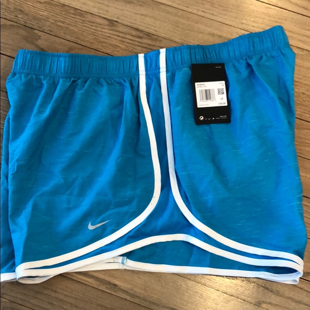 Nike tempo shorts - Picture 3 of 6